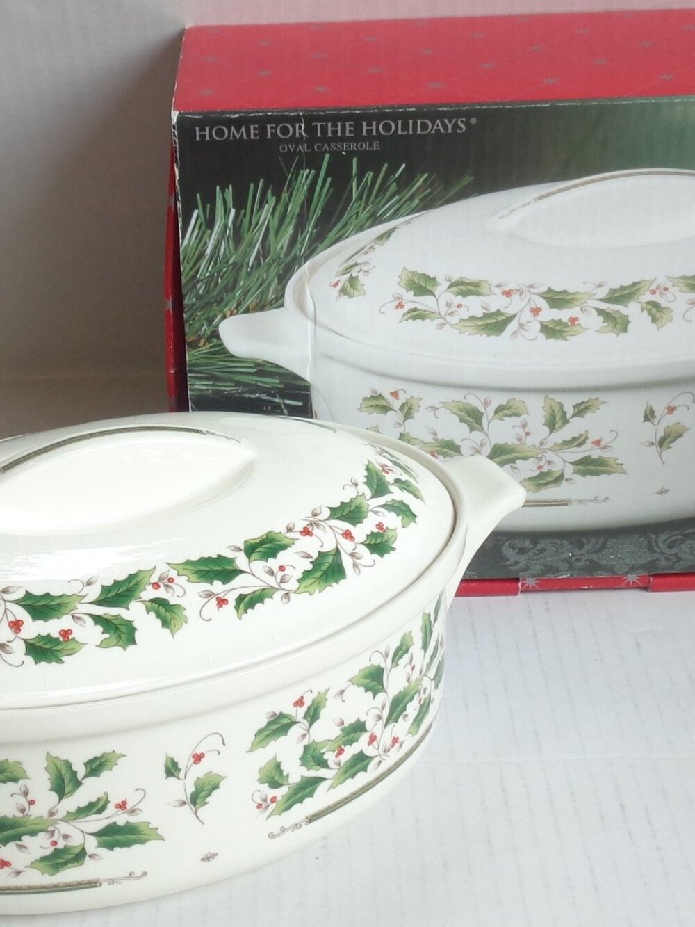 Vintage Holly Holiday Covered Casserole